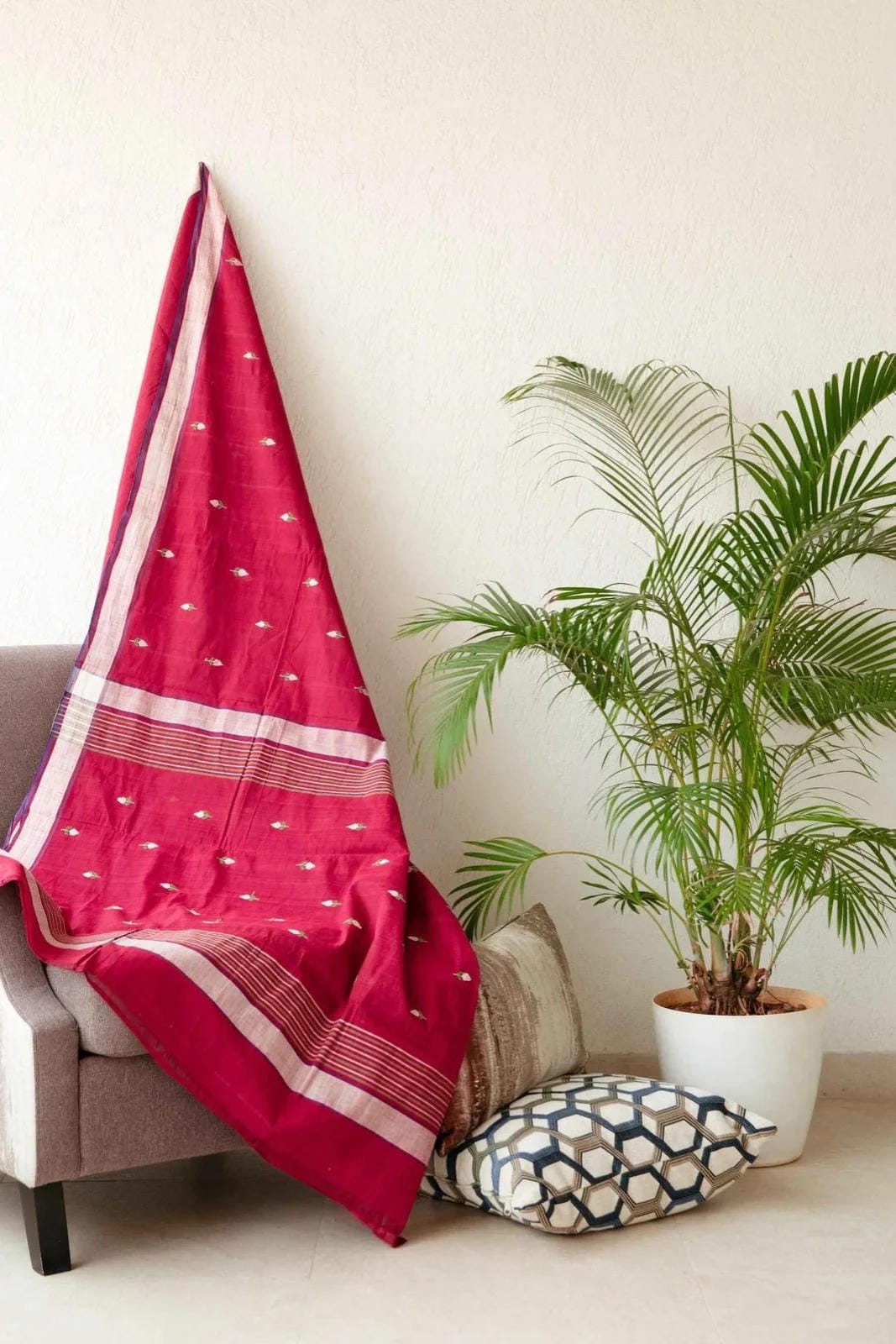 Handwoven Pink Saree - House of Ameyam