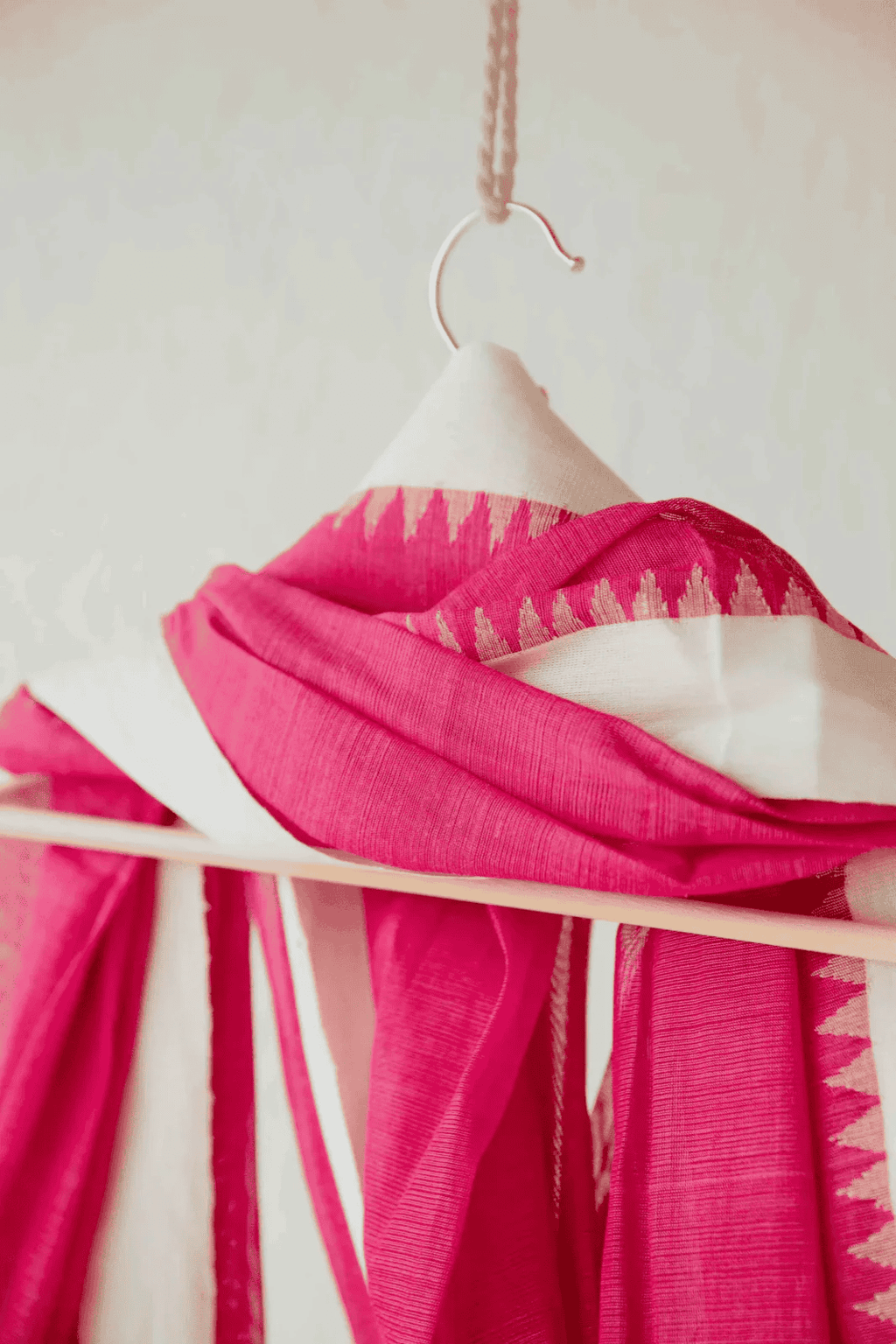 Pink Handwoven Dupatta - House of Ameyam