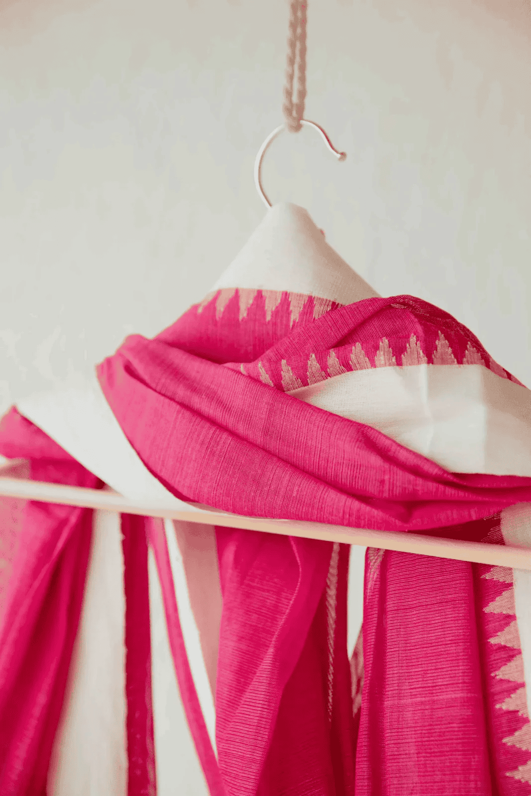 Pink Handwoven Dupatta - House of Ameyam